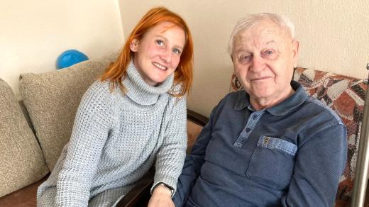 Sociální pracovnice Tereza Švadlenková a její klient pan Přílepek