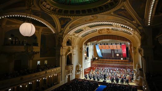 Oslavte Advent koncertem. Pražští symfonikové uvedou Vánoční oratorium Camille Saint-Saënse