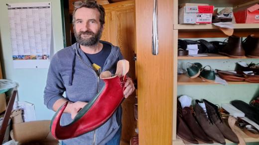 V sedlářství Mates vám udělají boty přesně podle přání