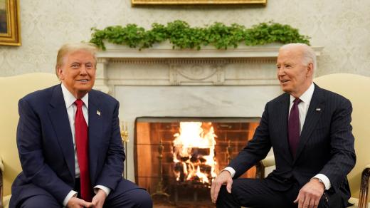 Současný prezident Joe Biden a budoucí prezident Donald Trump se setkali v Bílém domě