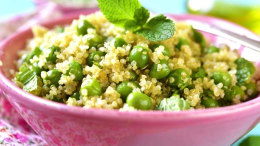 Quinoa, salát, hrášek, zdravá výživa, dieta