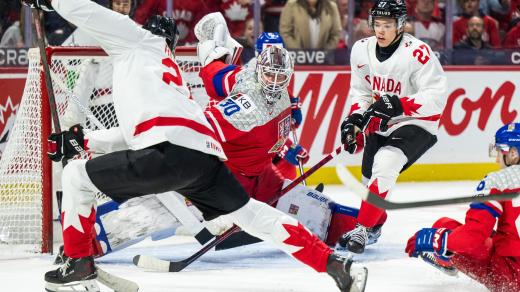 K výhře českých hokejistů nad Kanadou pomohl i skvělý výkon brankáře Michaela Hrabala