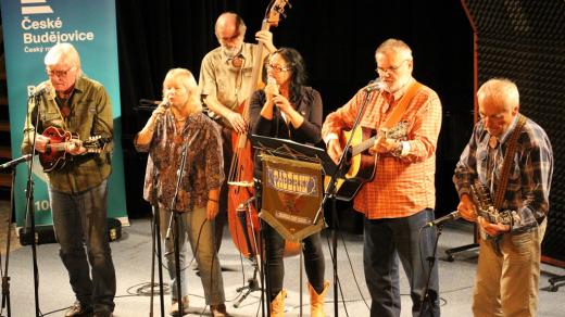 Marko Čermák a kapela Paběrky ve studiovém sále Českého rozhlasu České Budějovice