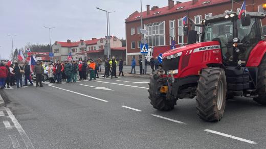 Protestující zemědělci v Náchodě zablokovali na několik minut hraniční přechod s Polskem