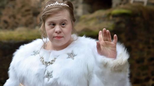 Labyrint srdce je filmová báseň o dívce, milující život