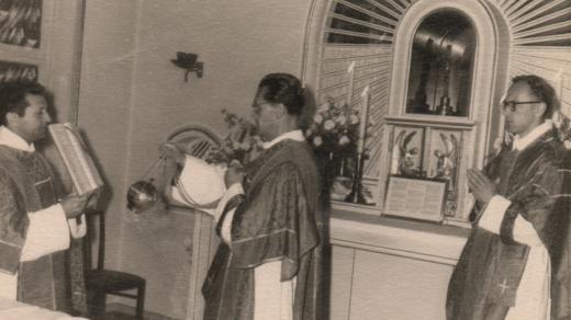 Zprava Ludvík Armbruster při své první mši, Alexander Heidler, Karel Fořt, Offenbach (Německo) 1959