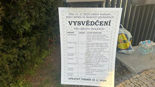 Sloučení škol v Holešově odsouhlasili radní, velká část rodičů s ním ale nesouhlasí
