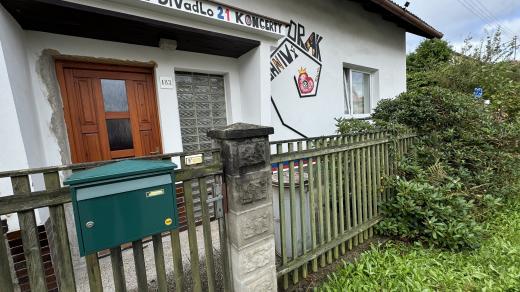 Sídlo náboženské komunity Ohnivý drak v Plasích na Plzeňsku