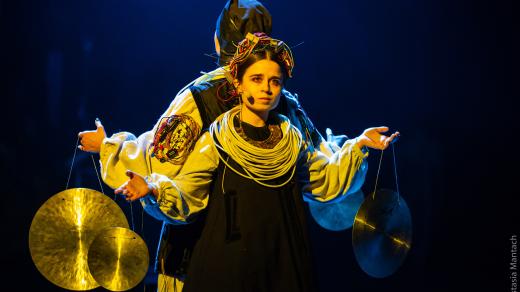Opera Černobyldorf, postapokalyptická fantasy s prvky lidové kultury