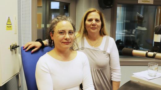 Ředitelka Chráněného bydlení Sokolov Marcela Radová (vpravo) a sociální pracovnice Irena Černá