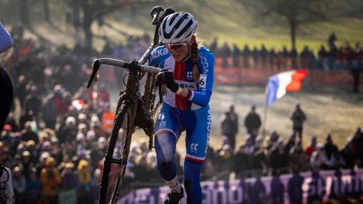 Juniorka Barbora Bukovská na mistrovství světa v cyklokrosu