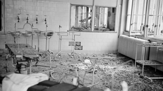 Bombardování Dětské ortopedické kliniky na Karlově náměstí v Praze 14. února 1945