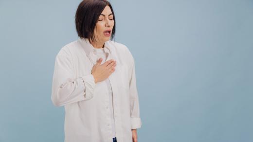 Zápal plic, kašel, nemoc (ilustrační foto)