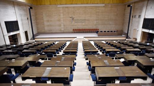 Federální shromáždění, Karel Prager