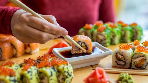Sushi je oblíbenou pochoutkou nejen v Japonsku