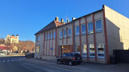Městský úřad Bojkovice, jehož budova je v havarijním stavu a město plánuje její rekonstrukci