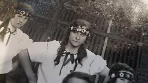 Božena Urbanová na dobové fotografii