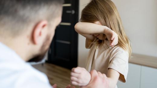 O domácím násilí je nutné mluvit