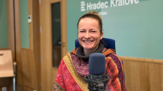 Gabriela Linhart ve studiu Českého rozhlasu Hradec Králové