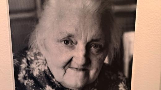Semilská bába Květoslava Patočková patří k nejznámějším lidovým léčitelkám z Podkrkonoší