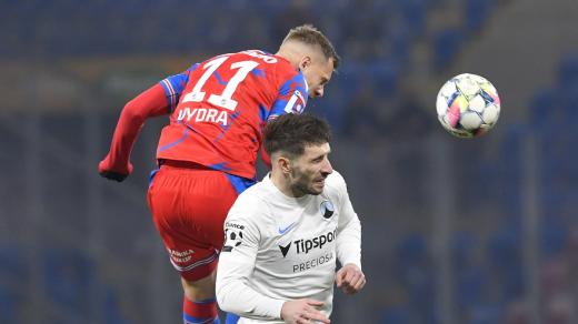 Zleva Matěj Vydra z Plzně a Šimon Gabriel z Liberce