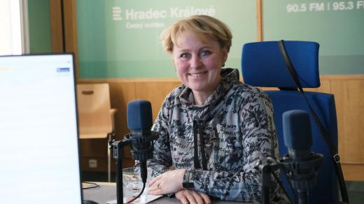 Dagmar Smetiprachová ve studiu Českého rozhlasu Hradec Králové
