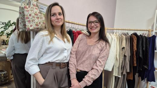 Módní návrhářky Kateřina Szabová a Michaela Belblová