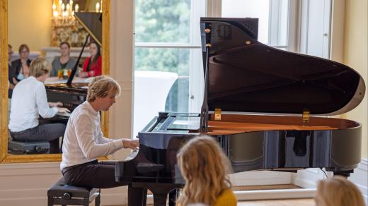 Klavírní virtuos Matyáš Novák