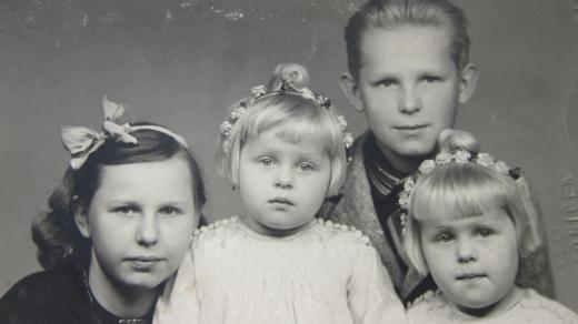 Sourozenci Biňovcovi Věra, Lída, Josef, Eva