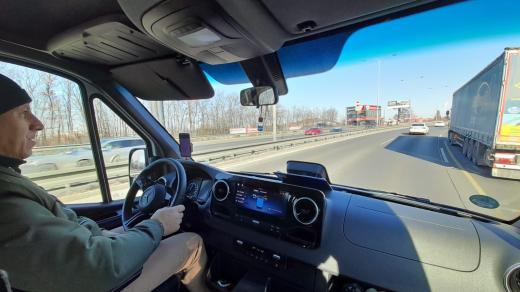 Služba Bezba doprava testuje dodávku na elektrický pohon
