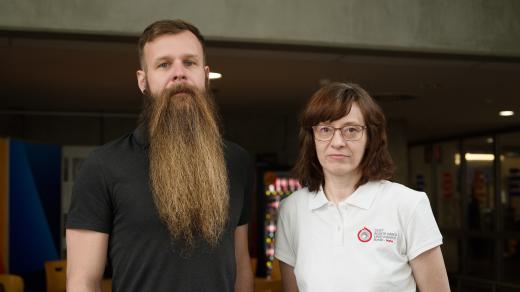 Marie Kuříková, vedoucí Českého registru dárců krvetvorných buněk, a Lukáš Přibyl, tatínek malé Madlenky