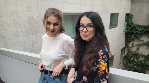 Ema Hůlková a Tereza Kovandová v ArtCafé
