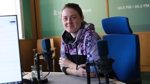 Marie Drábková ve studiu Českého rozhlasu Hradec Králové