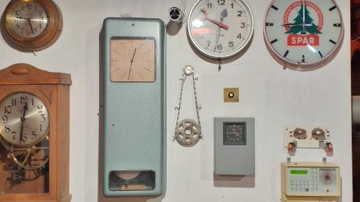 Výstavu Hodinárium na děčínském zámku má na svědomí Český horologický spolek
