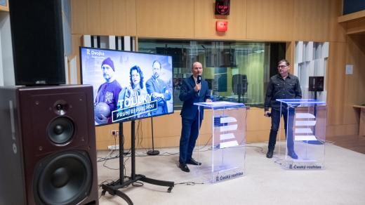 Novinky Českého rozhlasu 2025: Toulky první republikou. Světla a stíny doby v historické dokusérii Dvojky. S Jiřím Vyorálkem