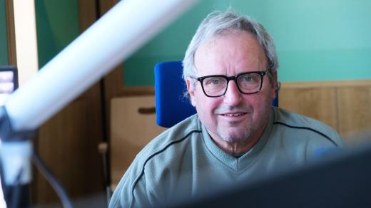 František Hlubocký ve studiu Českého rozhlasu Hradec Králové