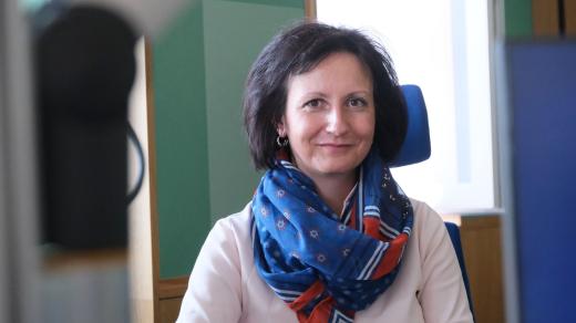 Kristýna Červená ve studiu Českého rozhlasu Hradec Králové