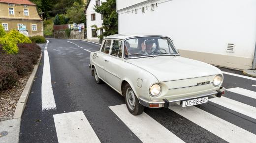 Škoda 100
