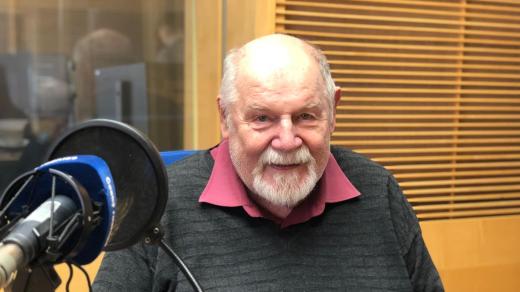 Petr Novotný, ve studiu Českého rozhlasu Zlín při rozhovoru o jeho otci Jaroslavu Novotném
