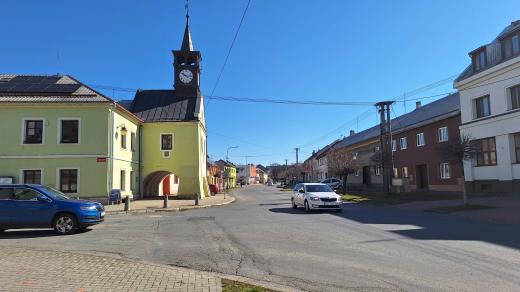 Frekventovaná křižovatka u radnice ve Velké Bystřici projde rekonstrukcí