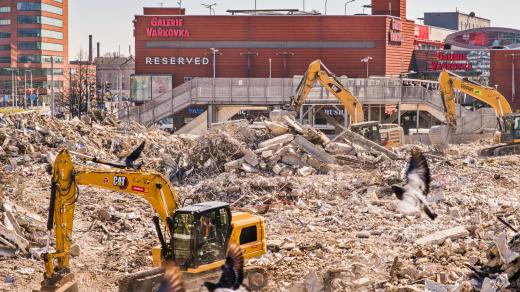 Demolice bývalého obchodního domu Prior