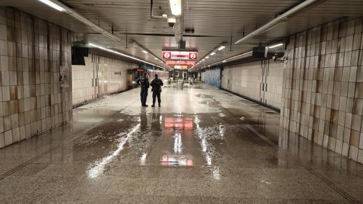 Stanici pražského metra Florenc na lince C uzavřely průsaky vody