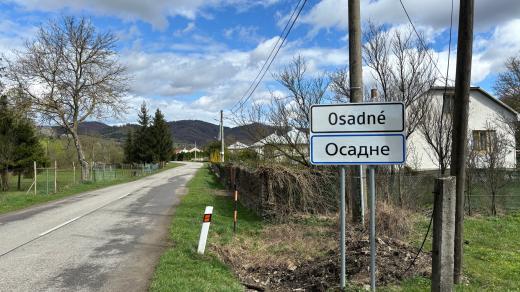 Osadné působí dost opuštěně a také opuštěné je