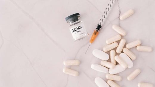 Fentanyl je mnohonásobně silnější opioid než například heroin