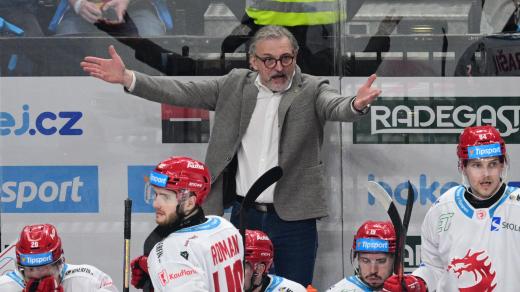 Zdeněk Moták v posledním zápase čtvrtfinálové série mezi Třincem a Spartou