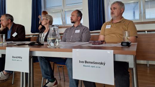 Zástupci firem na setkání o gigafactory