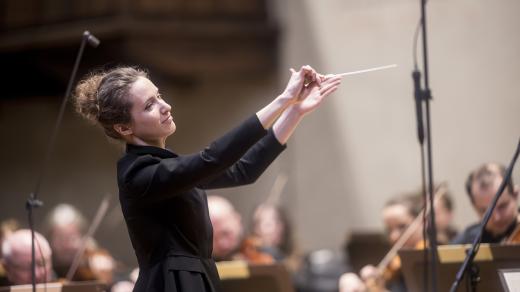 Alena Hron při premiéře skladby Chlapeček a dálka