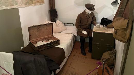 Expozice v památníku v Hrabyni