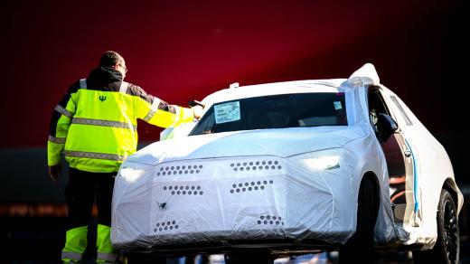 Nová Trumpova cla pro Evropu. Na zboží 20 procent, na automobily 25 procent. Chystá se proto odveta?