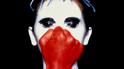 Důsledný převrat, True Takeover, 1995